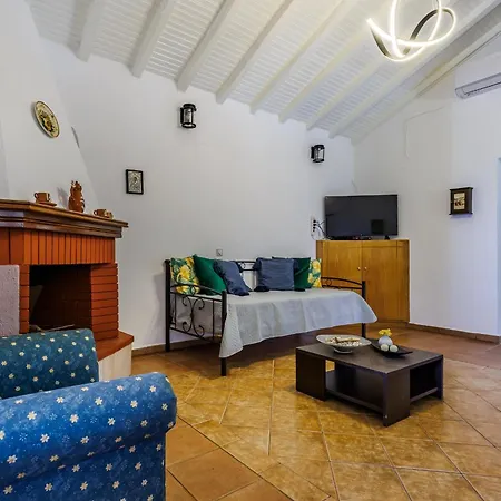 Nerissa - Skopelos Glossa * Atheato